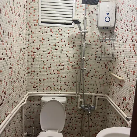 Modern With Kitchen In The Center Διαμέρισμα