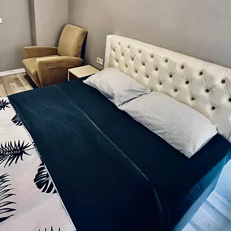 Modern With Kitchen In The Center *